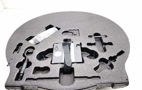 Audi Q3 F3 Tool set 83A012109F