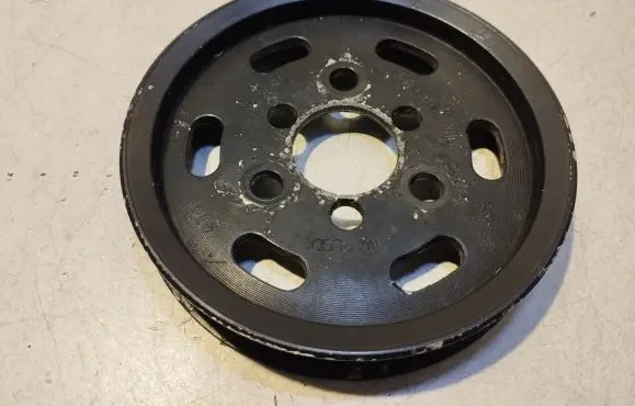 Audi A4 S4 B5 8D Power steering pump pulley 038145255D