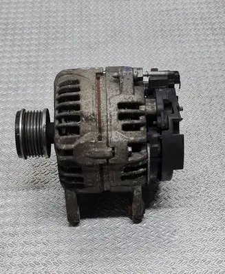 Renault Clio III Generator/alternator 8200660033A 0124425071 35609