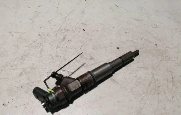 BMW 5 E60 E61 Fuel injector 7794652 0445110212
