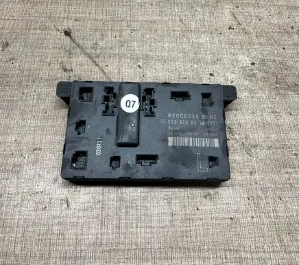 Mercedes-Benz Vito Viano W639 Door control unit/module A6398200026