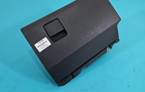 Glove box