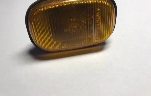Toyota Avensis T220 Front fender indicator light 012121409NY