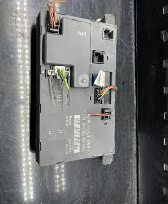Mercedes-Benz E W211 Door control unit/module 2118702285