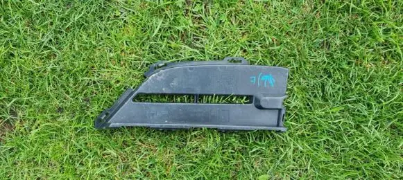 BMW i3 Front bumper lower grill 7459519pmi 77382810 7459519