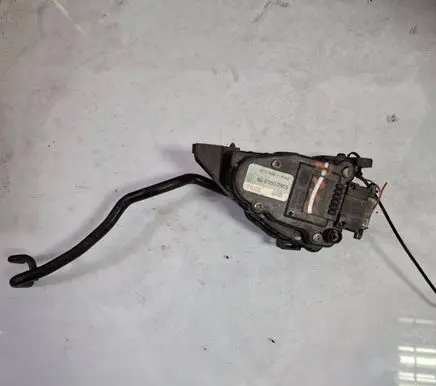 Renault Laguna II Accelerator throttle pedal 8200002905 6PV00811902
