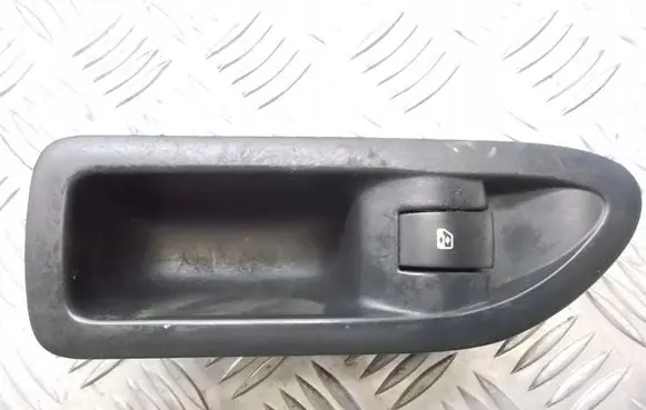 Renault Laguna II Quarter vent window switch 8200016013