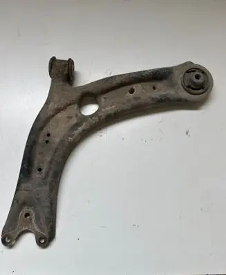 Volkswagen PASSAT B8 Front lower control arm/wishbone