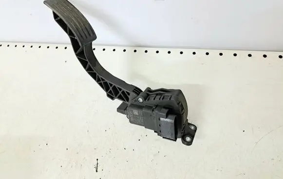 Volvo V50 Accelerator throttle pedal 4M519F836CK
