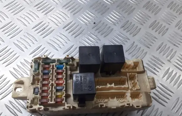 Mitsubishi Galant Fuse box set MR40589