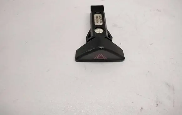Volvo V70 Hazard light switch 9441045 00W045