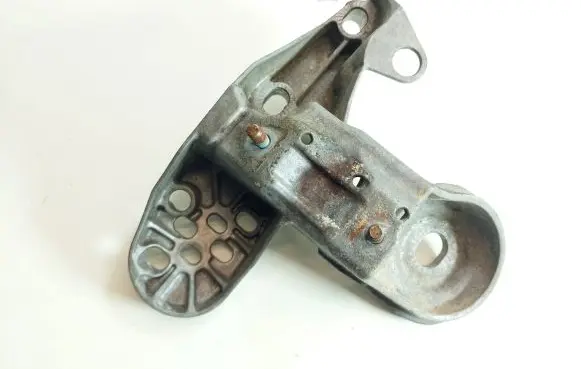 Audi A4 S4 B6 8E 8H Engine mounting bracket 8E0199351