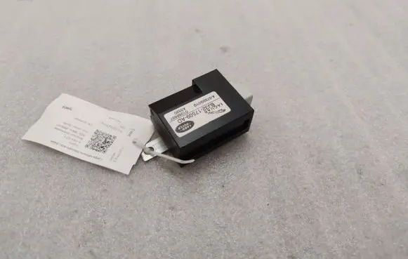 Jaguar E-Pace Window wiper interval relay BJ3217509AD