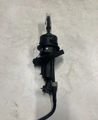 Volvo S40, V40 Clutch master cylinder 3M517A543