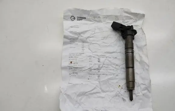 Mercedes-Benz C W204 Fuel injector 0445115064