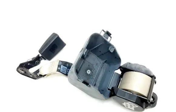 Volkswagen PASSAT B7 USA Middle seatbelt (rear) 561857807