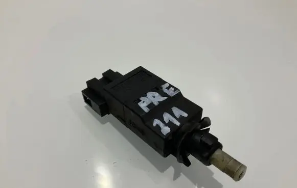 Mercedes-Benz E W211 Brake pedal sensor switch 0015454009