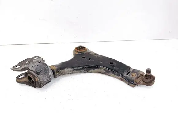 Volvo XC60 Front lower control arm/wishbone 8G9N3A052A