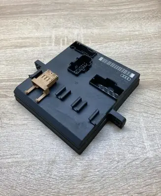 Audi A4 S4 B6 8E 8H Comfort/convenience module 8E0907279F