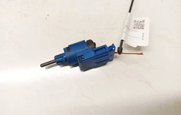 Volkswagen PASSAT B5.5 Brake pedal sensor switch 1J0927189E 19322002