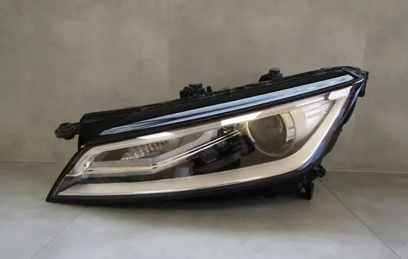 Audi TT TTS RS Mk3 8S Headlight/headlamp 8S0941005F
