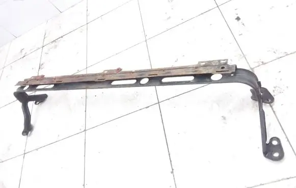 Volvo V50 Bottom radiator support slam panel 