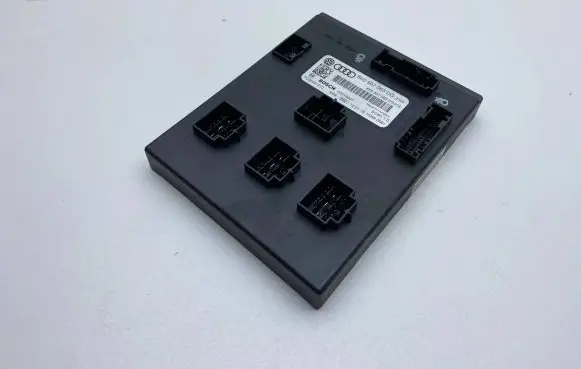 Audi A4 S4 B8 8K Comfort/convenience module 8K0907063DG F005V01210