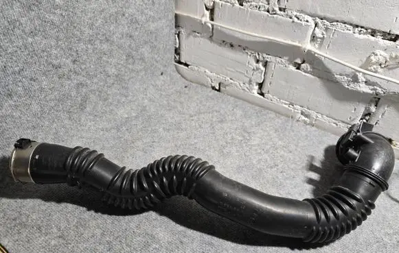 BMW 5 F10 F11 Intercooler hose/pipe 7612091 1067839S01