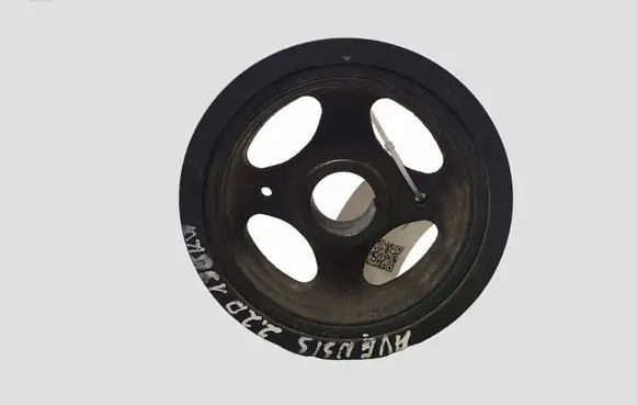 Toyota Avensis T250 Crankshaft pulley 134080R011
