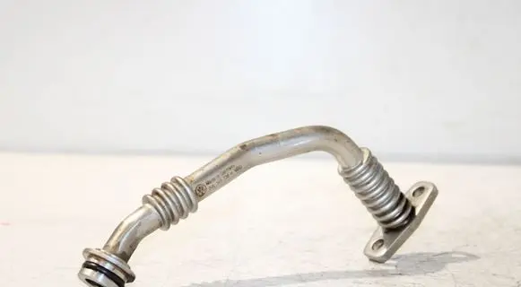 Volkswagen Caddy Turbo turbocharger oiling pipe/hose 04L145736H