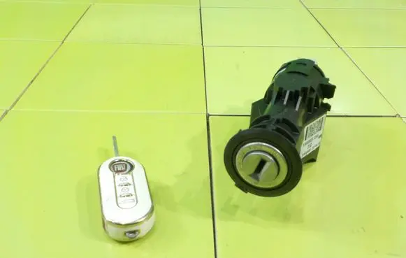Fiat 500 Ignition lock 61089800