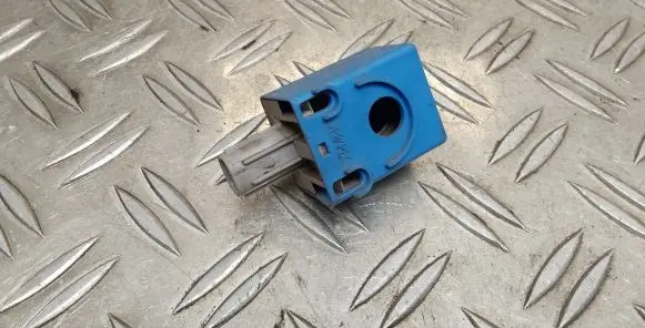 Toyota Yaris Horn signal 8974705010
