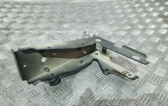 Porsche Panamera (970) Fender mounting bracket 97050435604 97034735320