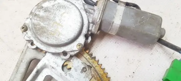 Subaru Impreza I Rear door window regulator motor