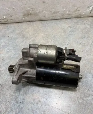 Volkswagen PASSAT B7 Starter motor 02E911024
