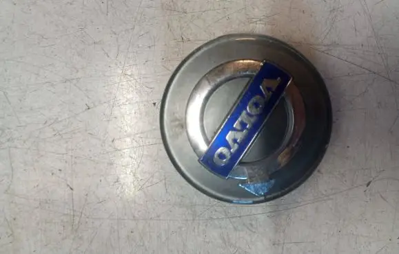 Volvo XC70 Original wheel cap 30666913