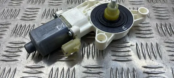 Chrysler Grand Voyager V Rear door window regulator motor 3018076D