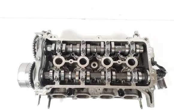 Toyota Yaris Engine head 