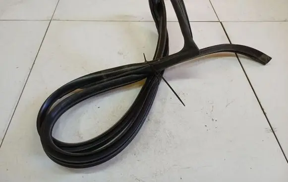 KIA Ceed Rubber seal front coupe door 