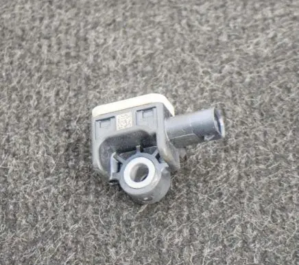 Mercedes-Benz A W176 Airbag deployment crash/impact sensor 56054085AA A1668210151