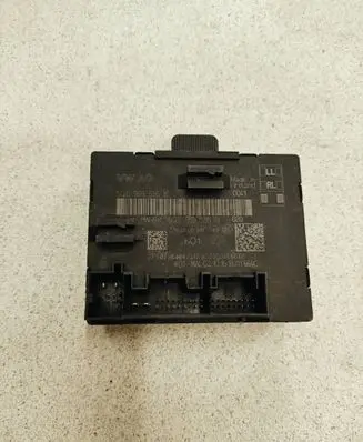 Volkswagen Tiguan Door control unit/module 5Q0959595B 959595E