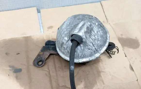 Volkswagen PASSAT B5.5 Vacuum air tank 038129807