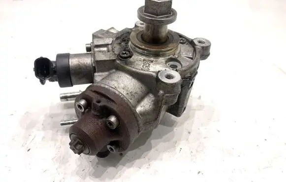 Peugeot 308 SW Fuel injection high pressure pump 0445010739