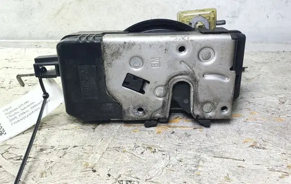 Opel Signum Front door lock 24447341