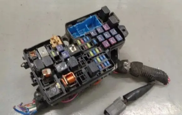 Mazda 323 Fuse box set