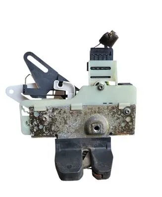 Volvo V70 Tailgate/trunk/boot lock/catch/latch 30753829