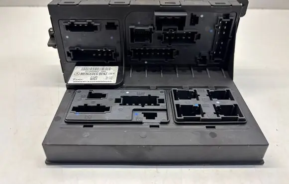 Mercedes-Benz E W211 Fuse module 2115453801