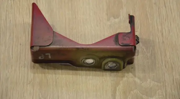 Chevrolet Orlando Headlight/headlamp mounting bracket 