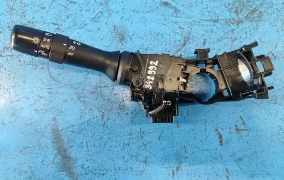 Lexus CT 200H Gear shift switch/knob 8414033202