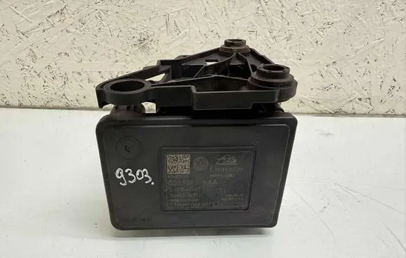 Volkswagen Golf VII ABS Pump 5Q0907379AA 5Q0614517T